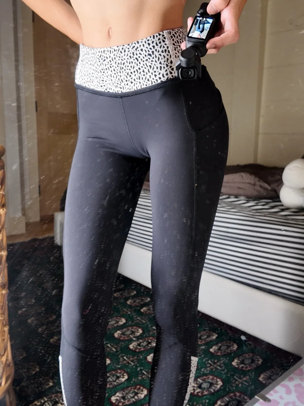 Lululemon Black Active Capri leggings with White Leopard Print Waistband size 2